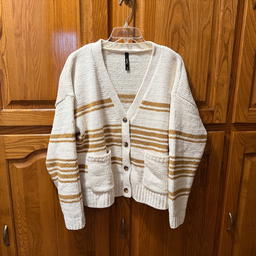 Ladies Size M Striped Cream and Tan Women's Sweater‎ NEW